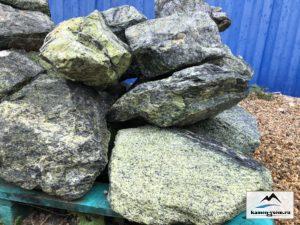 Скальник зелёный змеевик 300-500 мм